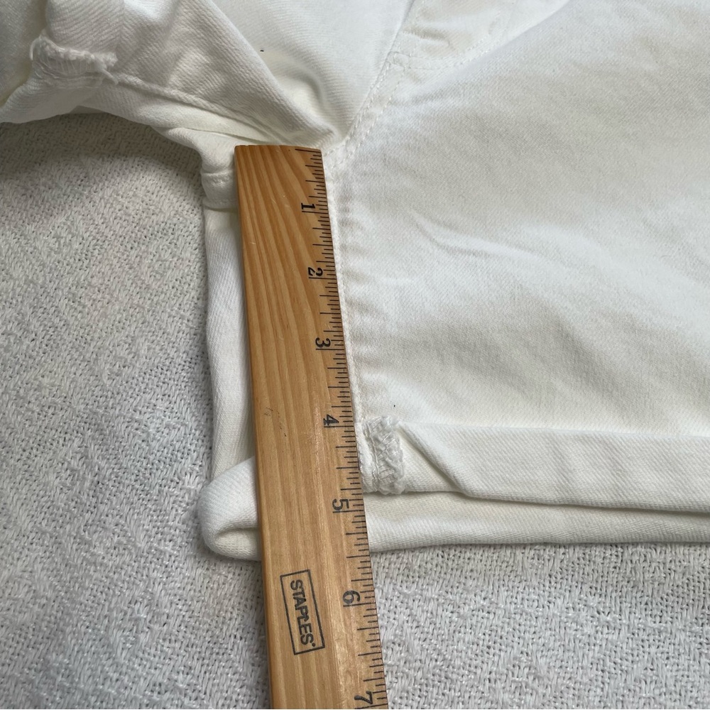 Levi's White‎ Denim Shorts with Mid Waist~ Size W 27 **NWT~ Summertime - Picture 6 of 12